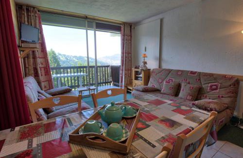 Notre-Dame-de-Bellecombe Apartment | Studio skis aux pieds avec balcon et vue à Notre-Dame-de-Bellecombe - FR-1-505-51