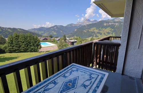 Notre-Dame-de-Bellecombe Apartment | Studio skis aux pieds avec balcon et vue à Notre-Dame-de-Bellecombe - FR-1-505-51