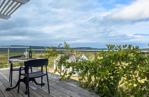 Plettenberg Bay Cottage | Stunning 1-Bedroom Vineyard Cottage