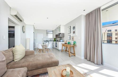 Greater Johannesburg Metropolitan Area Apartment | Stunning 2 Bedroom Apartment in Rosebank