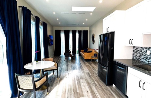 Moorpark House | Stunning 2-bedroom house w/fitness room, outdoor kitchen WiFi in Moorpark