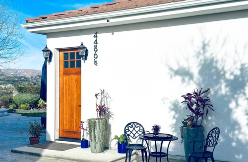 Moorpark House | Stunning 2-bedroom house w/fitness room, outdoor kitchen WiFi in Moorpark
