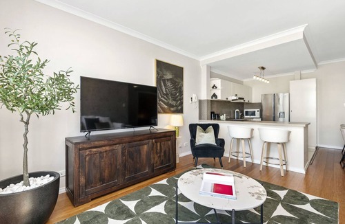 East Perth Apartment | Stunning 3BR Perth Penthouse