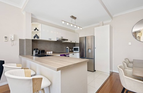 East Perth Apartment | Stunning 3BR Perth Penthouse