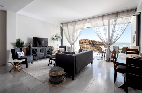 Libertad Condo | Stunning Condo, Ocean, Sunrise and Marina Views, 5 Min to Marina, Fast Wifi