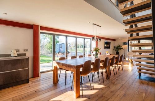 Moreton-in-Marsh Cottage | Stunning, contemporary, dog friendly holiday home - The Cosh