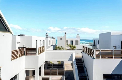 Big Bay Apartment | Stunning Eden On The Bay Penthouse| Ocean Views