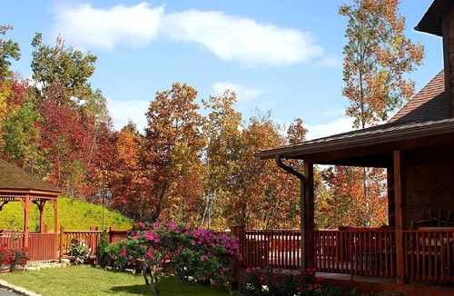 Dobson Cabin | Stunning Luxury Cabin Rental with Hot Tub near Blue Ridge Mountains of North Carolina
