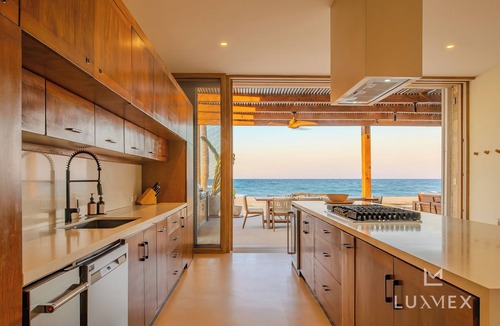 La Ribera Villa | Stunning New Beachfront Villa, staff available upon request