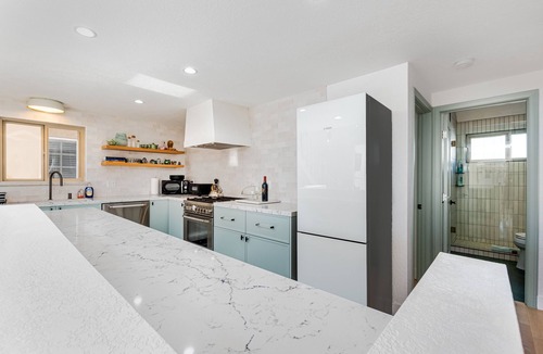 Hollywood Beach House | STUNNING! Ocean Views! Lux Remodeled Modern Beach House. +PELETON .