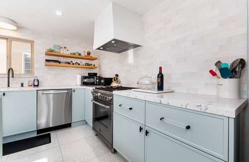 Hollywood Beach House | STUNNING! Ocean Views! Lux Remodeled Modern Beach House. +PELETON .