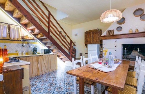 Santa Maria a Monte House | Stunning private villa for 6 people with A/C, private pool, WIFI, TV and patio