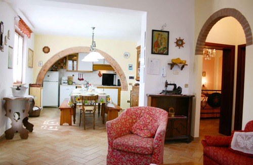 Montepulciano Villa | Stunning private villa for 9 people with private pool and TV