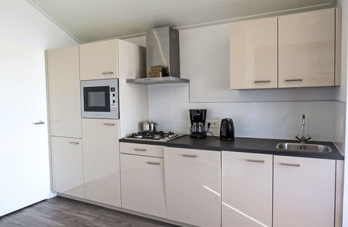 Bovenkarspel House | Stunning private villa for 5 guests with WIFI, TV and terrace