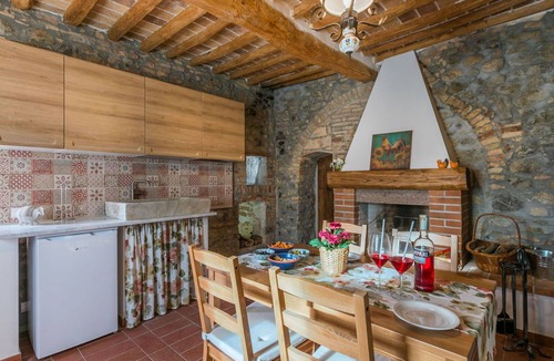 Santa Luce House | Stunning private villa for 6 guests with WIFI, A/C, TV and patio