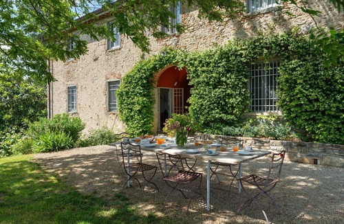 Vicchio Villa | Stunning private villa for 10 guests with TV, pets allowed and panoramic view