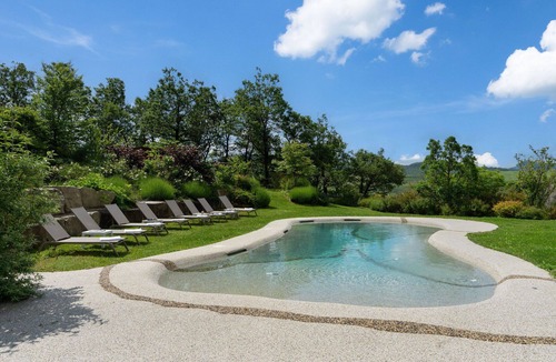 Firenzuola Villa | Stunning private villa for 18 people with WIFI, private pool, A/C, TV, patio and panoramic view