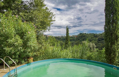 Palaia Villa | Stunning private villa for 9 people with private pool, WIFI, TV, patio and pets allowed