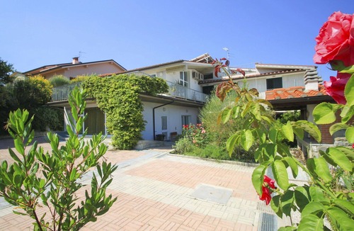 Montelupo Fiorentino Villa | Stunning villa with WIFI, hot tub, private pool, A/C, TV, terrace, pets allowed and panoramic v.
