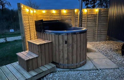 Brackley House | Stunning villa for 2 people with WIFI and pets allowed