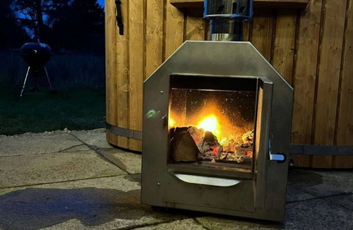 Brackley House | Stunning villa for 2 people with WIFI and pets allowed