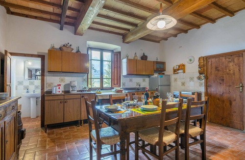 Radda in Chianti Villa | Stunning villa for 6 people with WIFI, TV, terrace, pets allowed and panoramic view