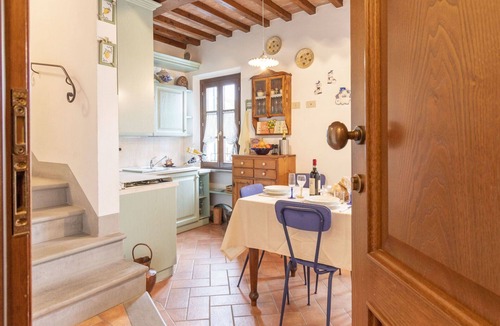 Cascine-La Croce House | Stunning villa with WIFI, A/C, TV, balcony, pets allowed and panoramic view, close to Pisa