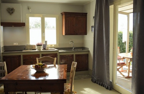 Saturnana Cottage | Stylish 1-Bedroom Apartment in olive grove with Pool Near Pistoia and Florence