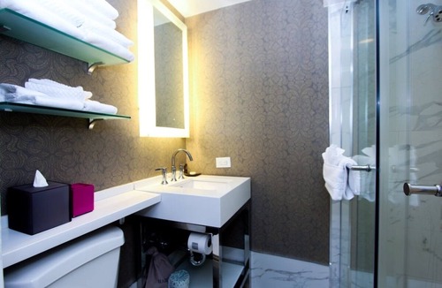 Kalorama Heights Hotel | Stylish 1 BR Suite King | 1.6 mi to Embassy Row| 1.4 mi to White House