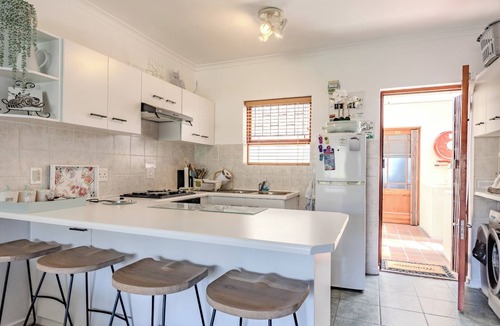 Westcliff Apartment | Stylish 2 bed apartment in Hermanus