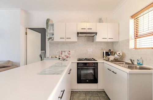 Westcliff Apartment | Stylish 2 bed apartment in Hermanus