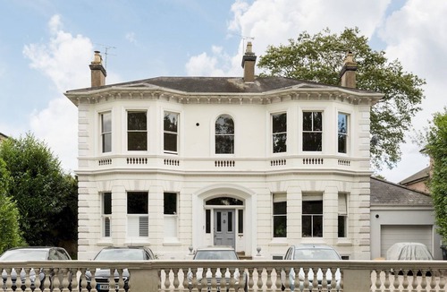 Lillington Apartment | Stylish 2Bed in Leamington Spa with Parking - Pass The Keys