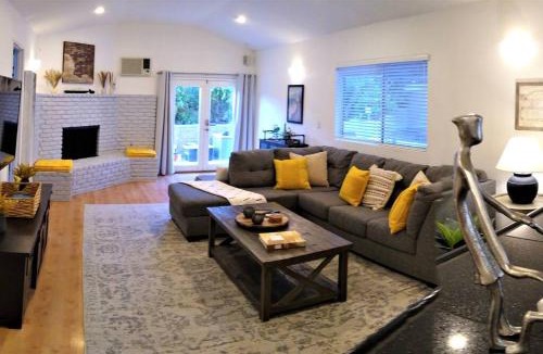 Mar Vista Villa | Stylish 4 Bedroom Home Near Venice Beach with Backyard BBQ