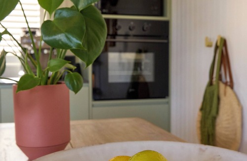 Bundeena House | Stylish coastal retreat family-friendly near beach