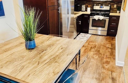 Thousand Oaks Apartment | Stylish & Cozy 1BR Retreat Perfect for Work & Travel Prime Location!