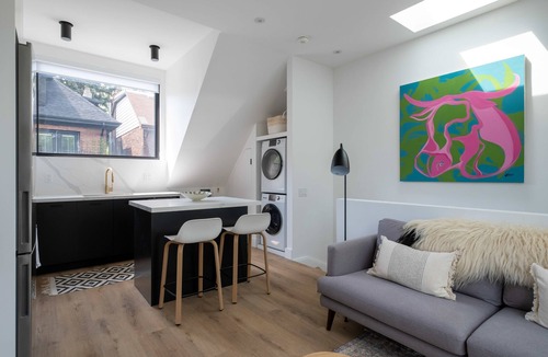 Riverdale Apartment | Stylish Laneway Suite in Riverdale