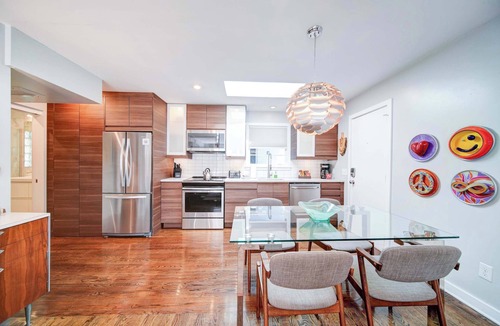 Cherry Condo | Stylish Myers Park King Suite · Free Parking · Near Uptown