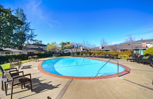Vichy Springs Condo | Stylish Napa Retreat | Patio W/D 10 Min to DT