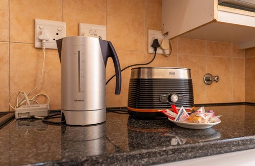 Port Owen Apartment | Stylish Stay | Terrace | Marina View