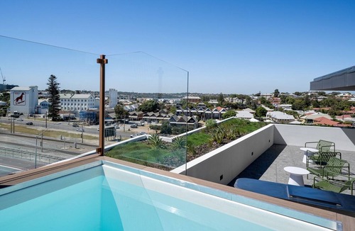 North Fremantle Apartment | Stylish Studio Near Fremantle Cafés and Beaches