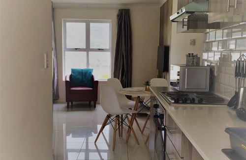 Marina da Gama Apartment | Stylish sun kissed 2 bed apartment near the sea (mountain view)