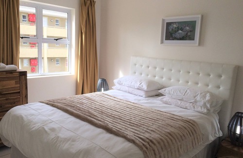 Marina da Gama Apartment | Stylish sun kissed 2 bed apartment near the sea (mountain view)