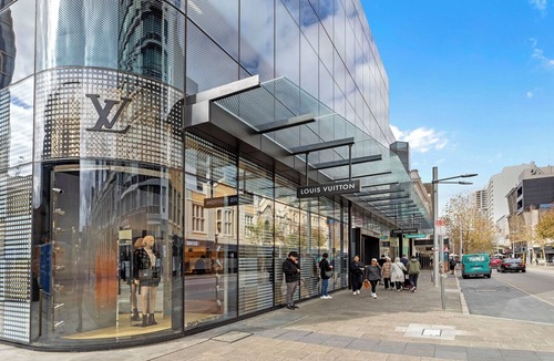 Perth Central Business District Apartment | Stylish Urban Gem: Downtown Perth