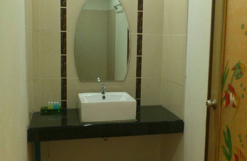 Wang Saphung Hotel | Suan Lamyai Resort