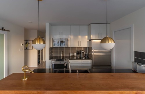 Crosstown Condo | Sub-Penthouse 35th Floor | Sleeps 9, 270° Views, Pool & Patio | Walk to BC Place