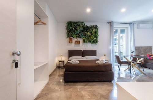 Termoli House | Suebi Central - Deluxe Rooms & Family Suites