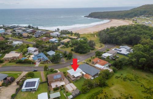 Kioloa House | Summer Beach House - seconds to beach & cafe