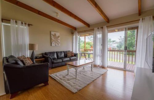 Kioloa House | Summer Beach House - seconds to beach & cafe