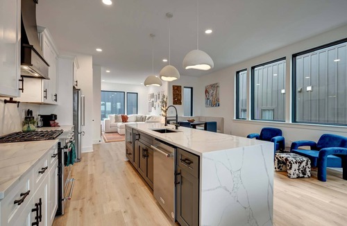 Hurwood Heights House | Summer rooftop decks, hot tubs, game rooms, sauna near Broadway & Geodis Park