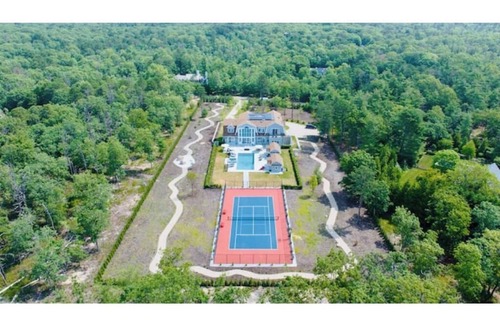 East Hampton House | Sundrenched Hamptons Estate with Resort Amenities